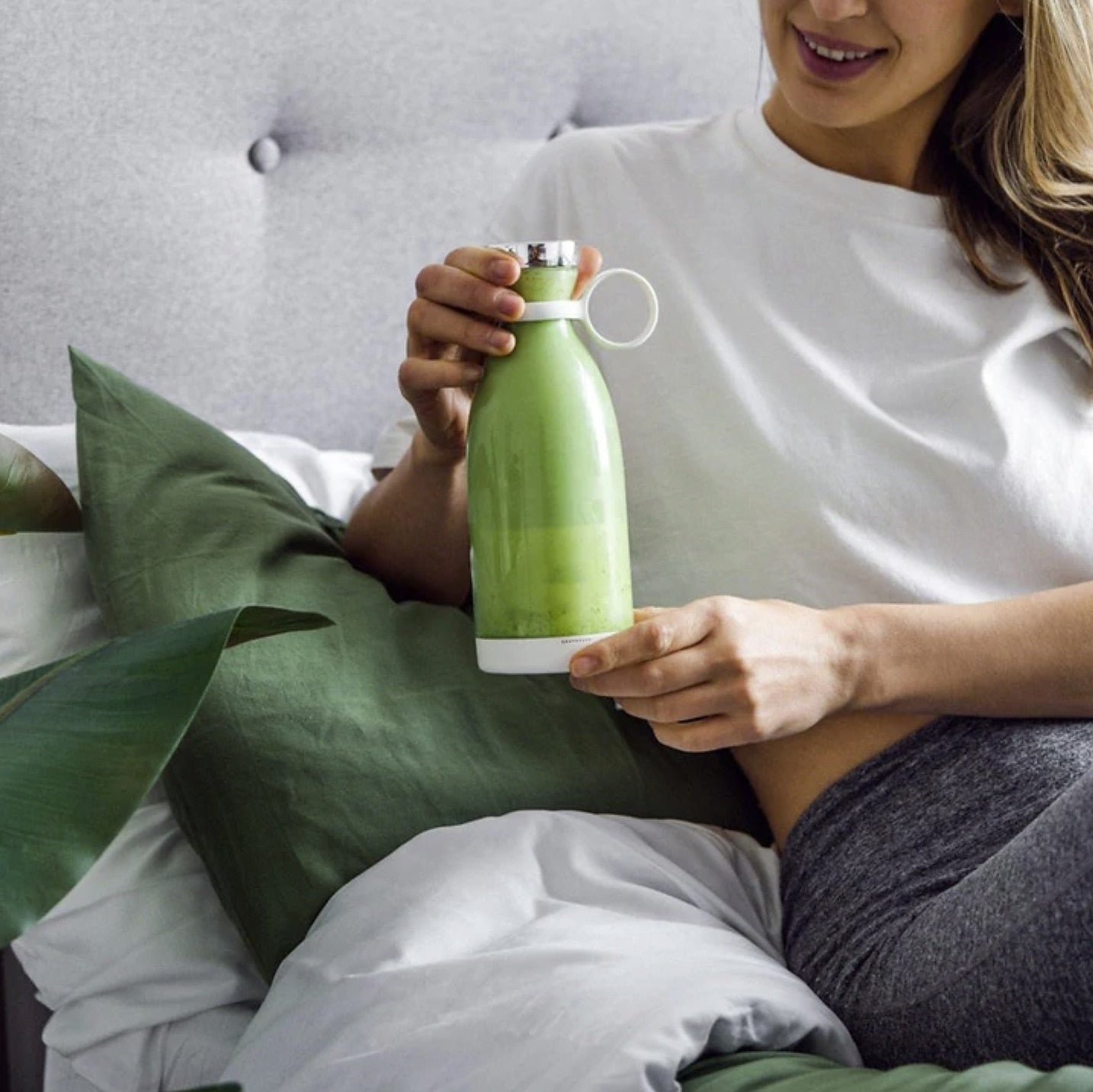 PurelyGlo™ Blender Bottle